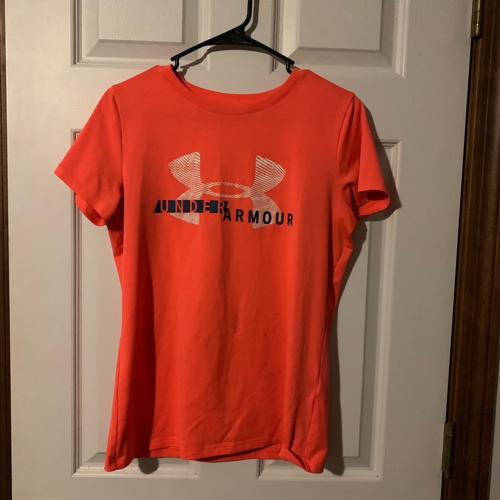 UNDER ARMOUR T-shirt size small